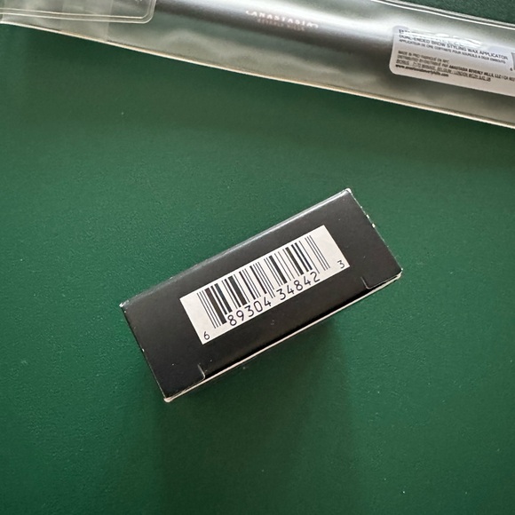 Anastasia Beverly Hills Brow Freeze Styling Wax and Dual-Ended Wax Applicator - Picture 5 of 5